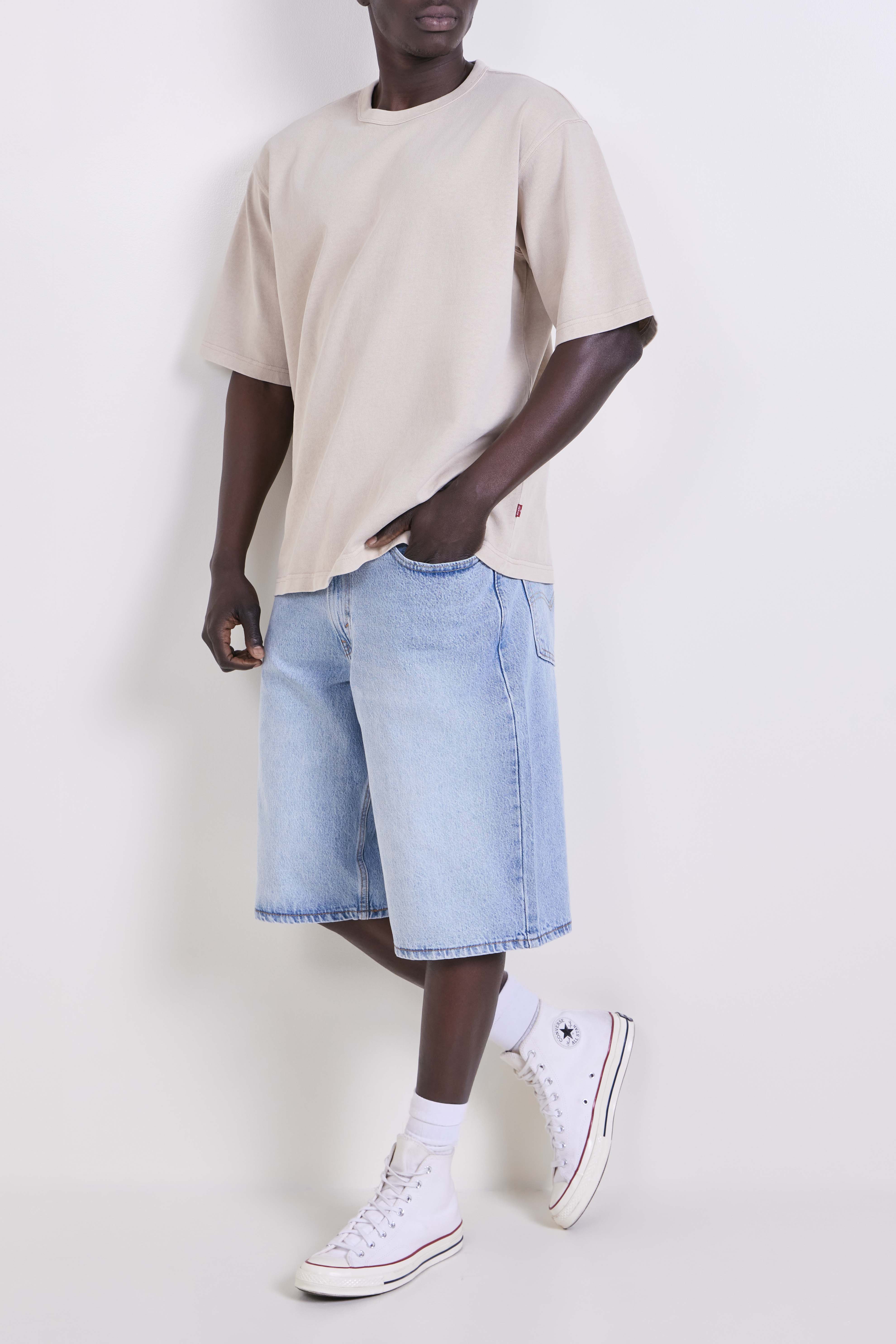 חולצת טי בגזרה משוחררת